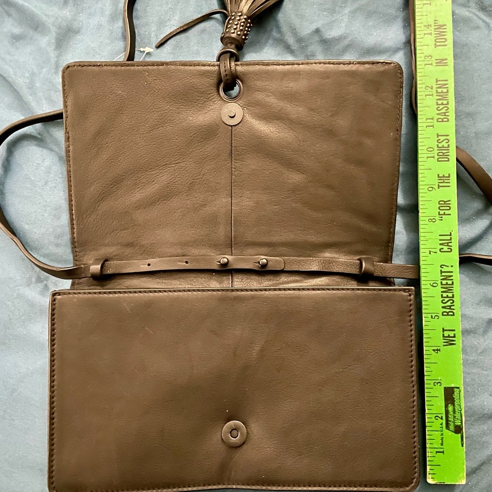 Brand New Linea Pelle Leather Grommet Detail Black Crossbody Bag - Picture 12 of 12